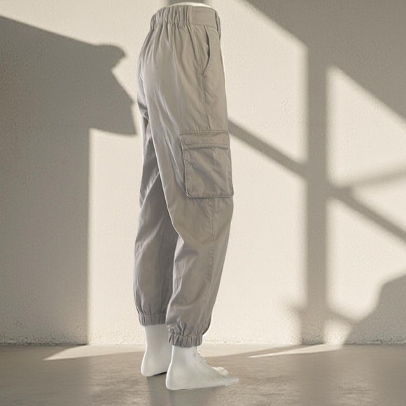 Forever 21 Women's Tan Cargo Pants size S - Picture 4 of 5